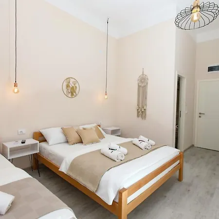 Lola Guest house *