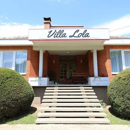 Lola Guest house *